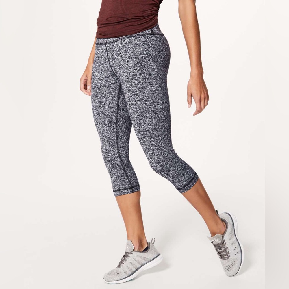 Lululemon Wunder‎ Under Hi-Rise 1/2 Tight 17” Heathered Black 6 Style #W6AIOS